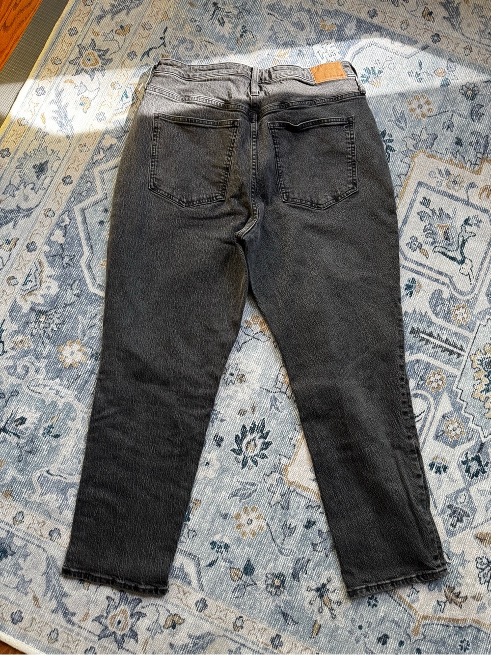 Madewell Curvy Perfect Vintage Straight Jean in Lunar Wash - Picture 4 of 9